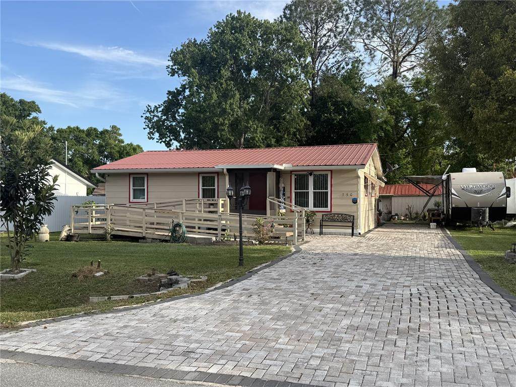 750 Park Lane - Photo 1