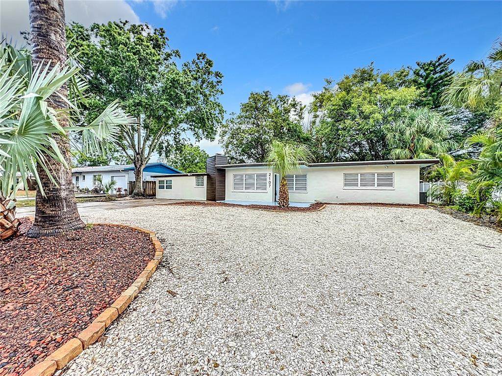 2107 Pine Terrace - Photo 1