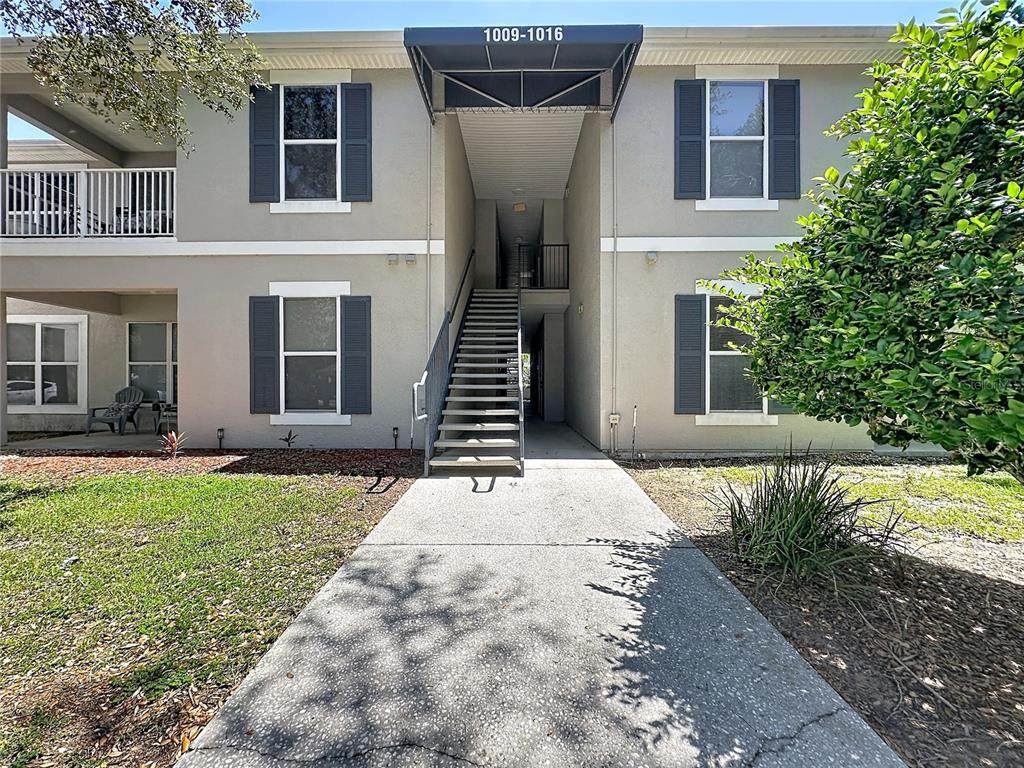 1015 Hemingway Cir - Photo 1