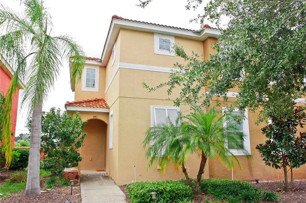 940 Las Fuentes Drive - Photo 1