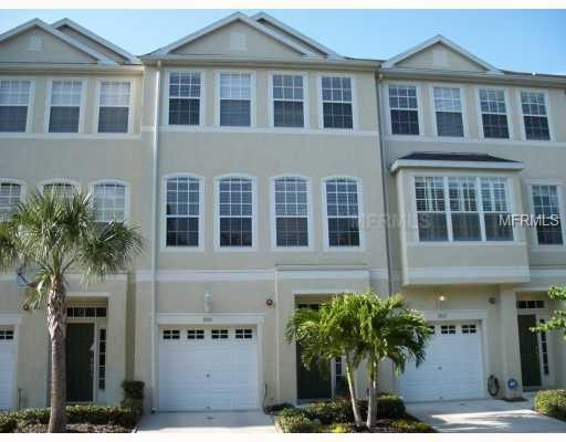 2915 Pointeview Drive - Photo 1