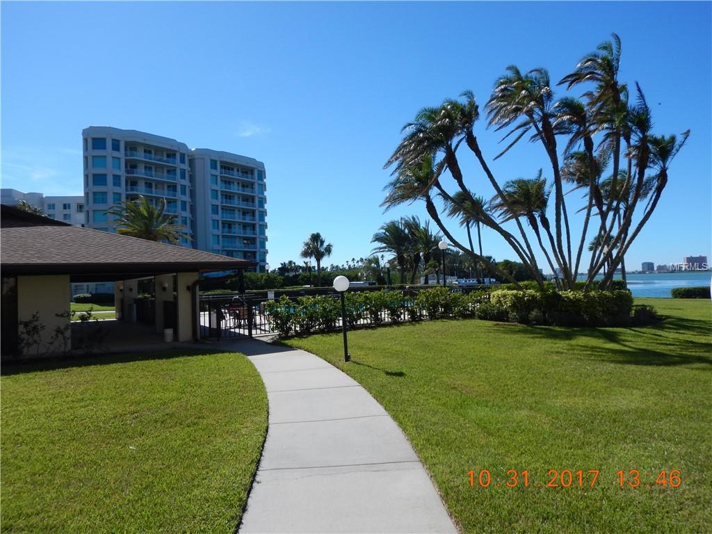 100 Oakmont Lane - Photo 1