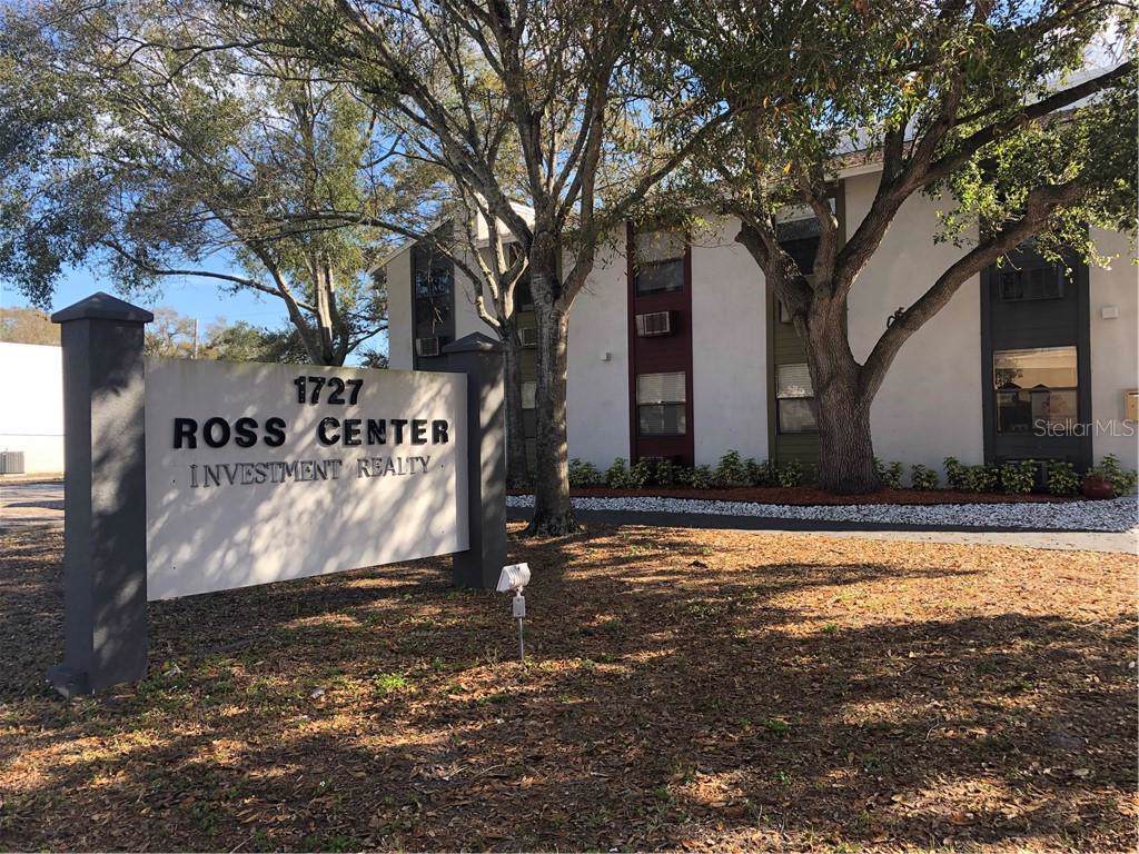 1727 Coachman Plaza Drive - Photo 1