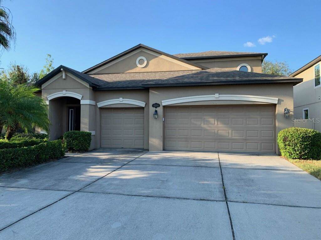 1004 Oakcrest Drive - Photo 1