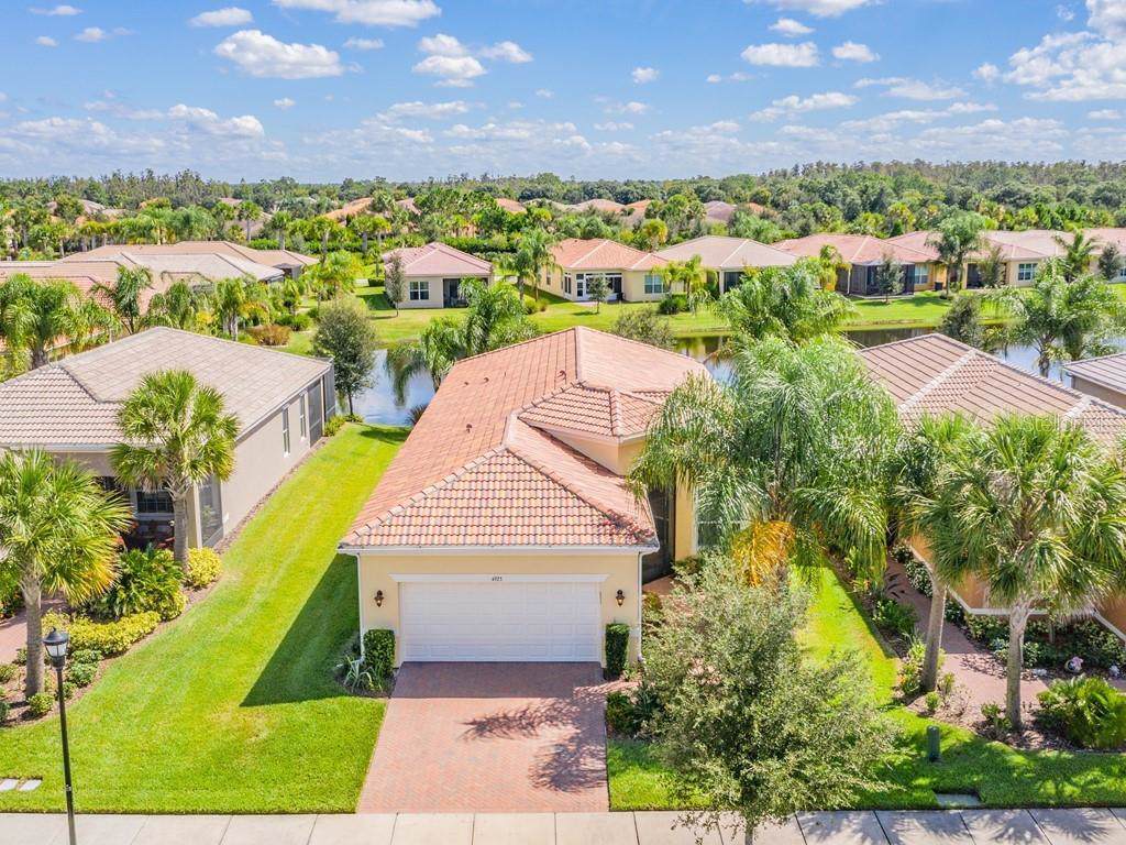 4923 Sandy Glen Way - Photo 1
