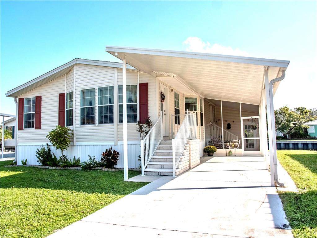 115 Saint Annes Circle - Photo 1