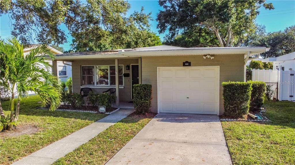 621 Davis Boulevard - Photo 1