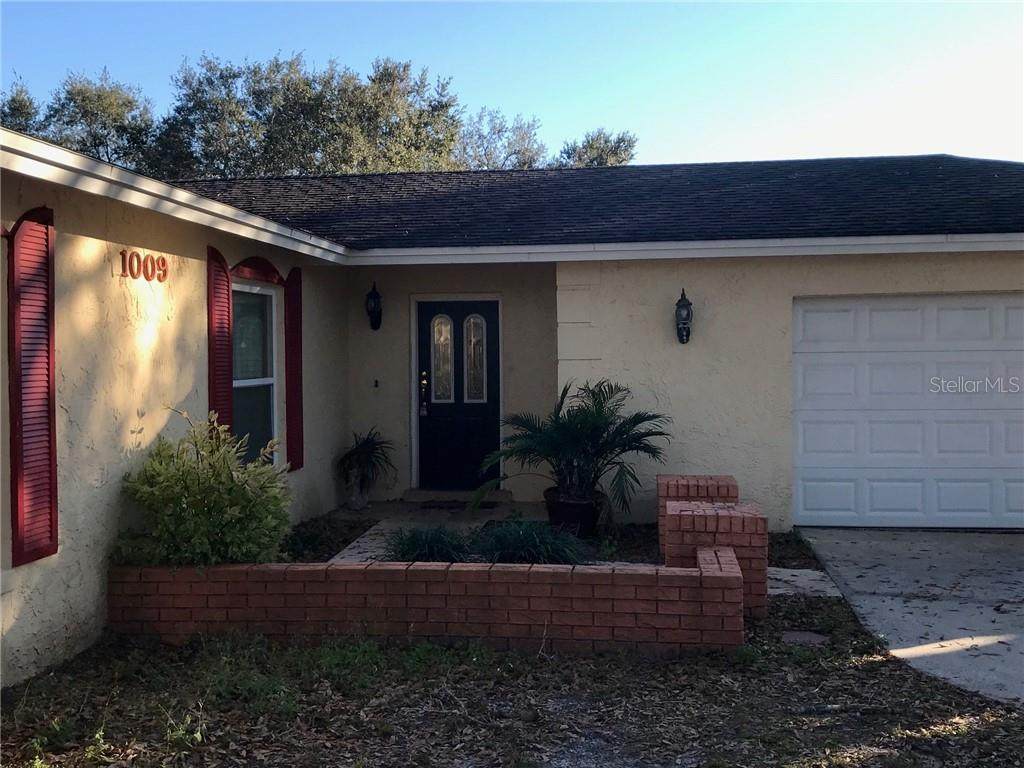 1009 Celtic Court - Photo 1