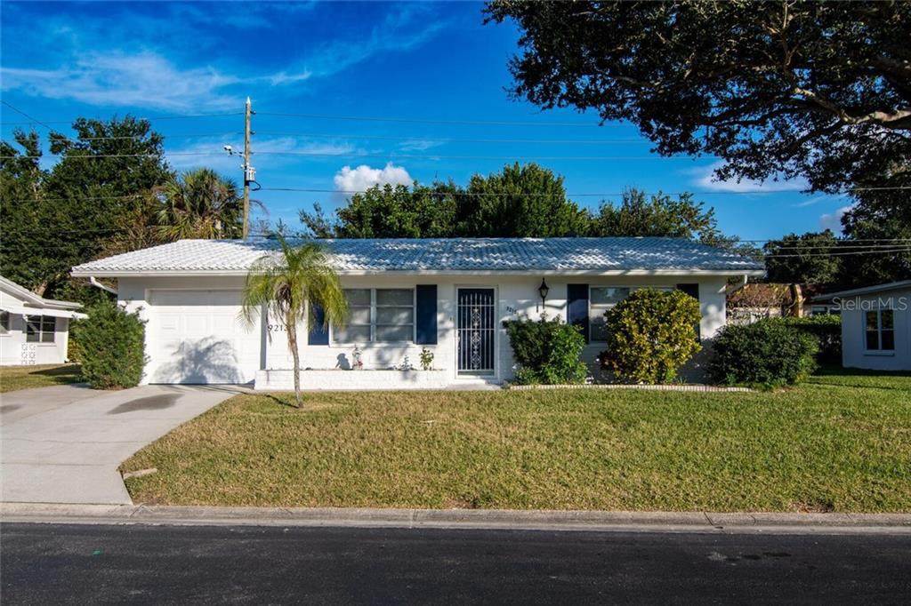 9213 140TH Way - Photo 1