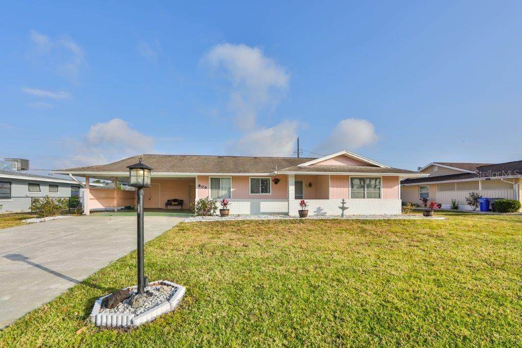 809 Oakmont Avenue - Photo 1