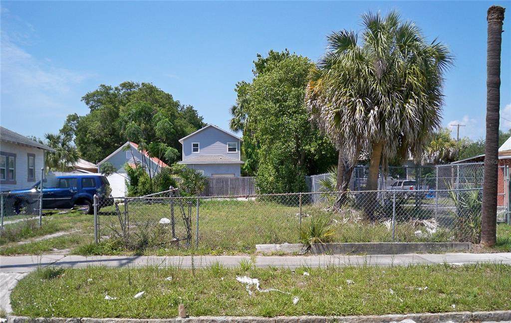 2105 Chestnut Street - Photo 1