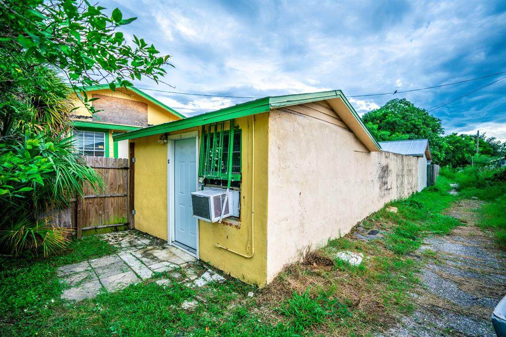2538 Pine Street - Photo 1