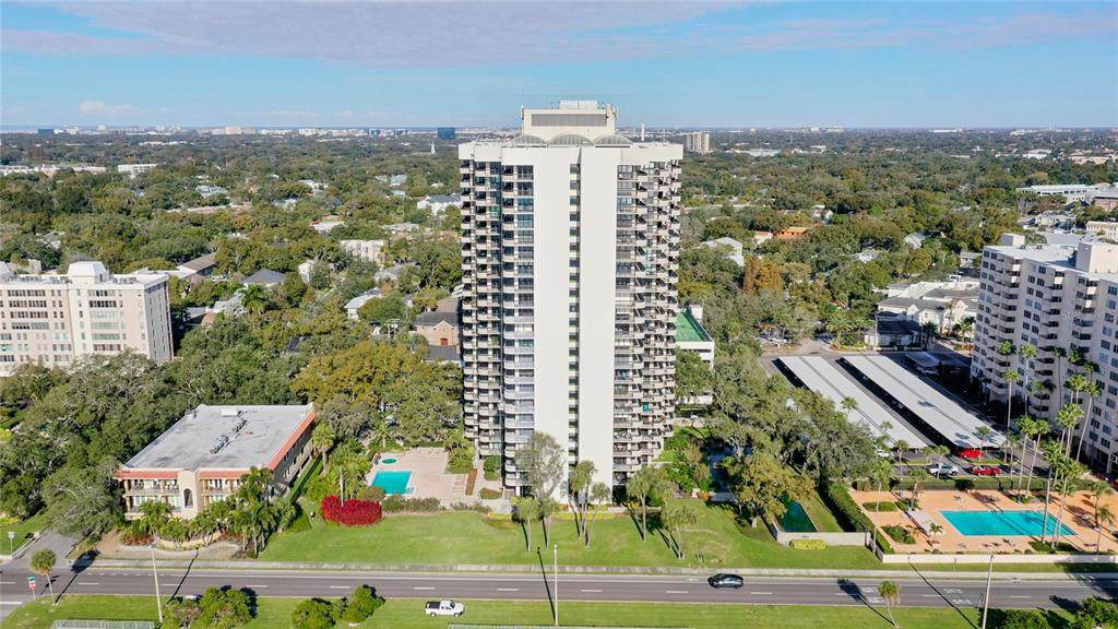 2413 Bayshore Boulevard - Photo 1