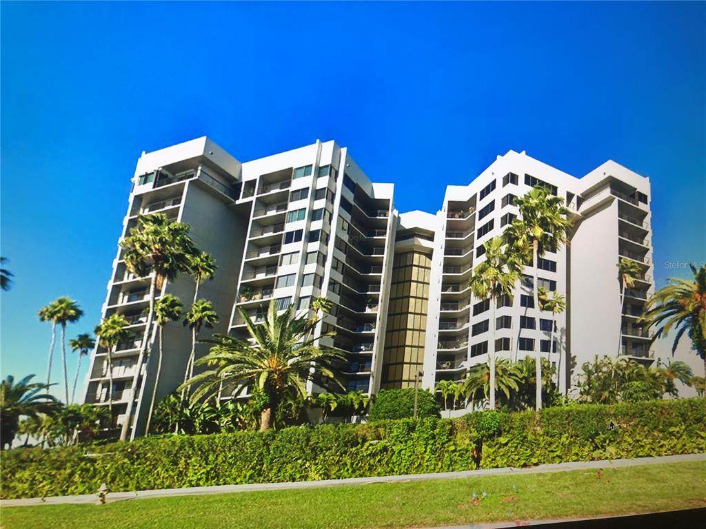 1600 Gulf Boulevard - Photo 1