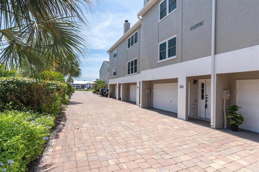 1117 Pinellas Bayway - Photo 1