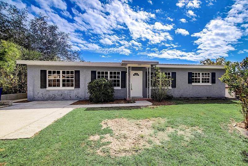 1423 Hitakee Avenue - Photo 1