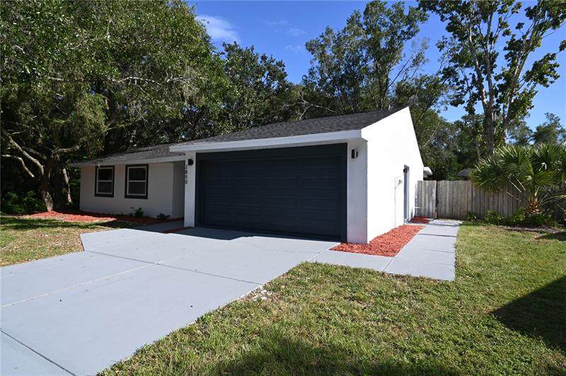 2850 Honeysuckle Court - Photo 1