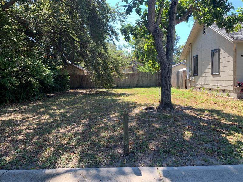 930 James Avenue - Photo 1