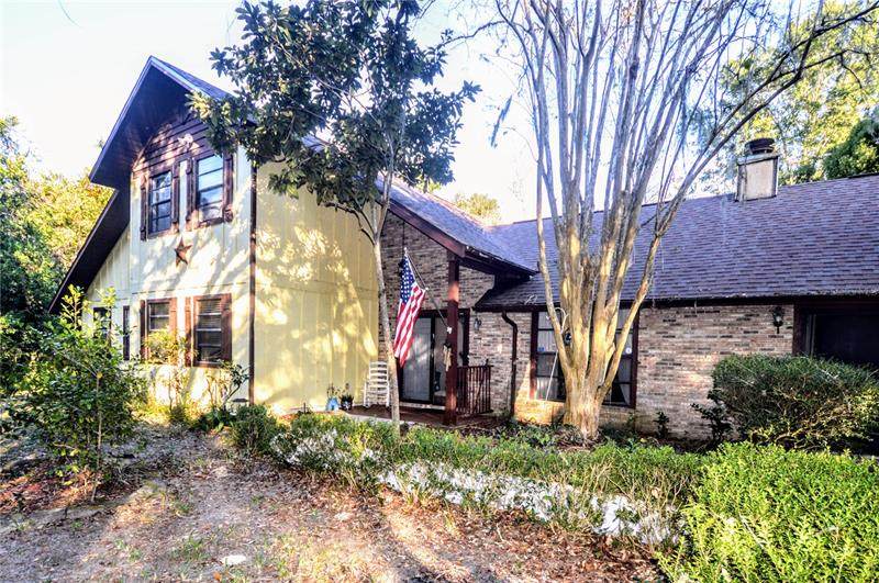 1126 Abbott Ave - Photo 1