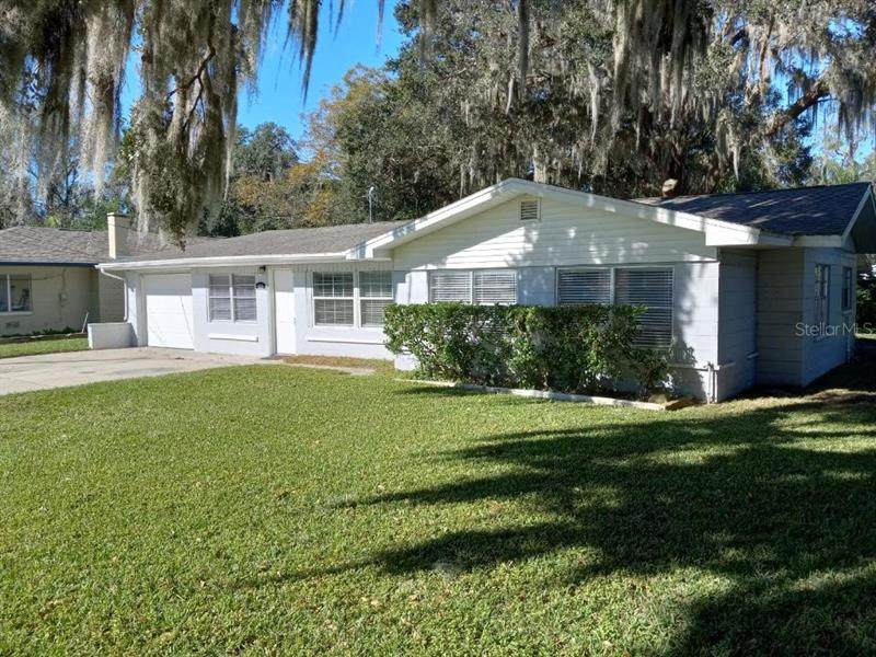123 Lake Reedy Boulevard - Photo 1