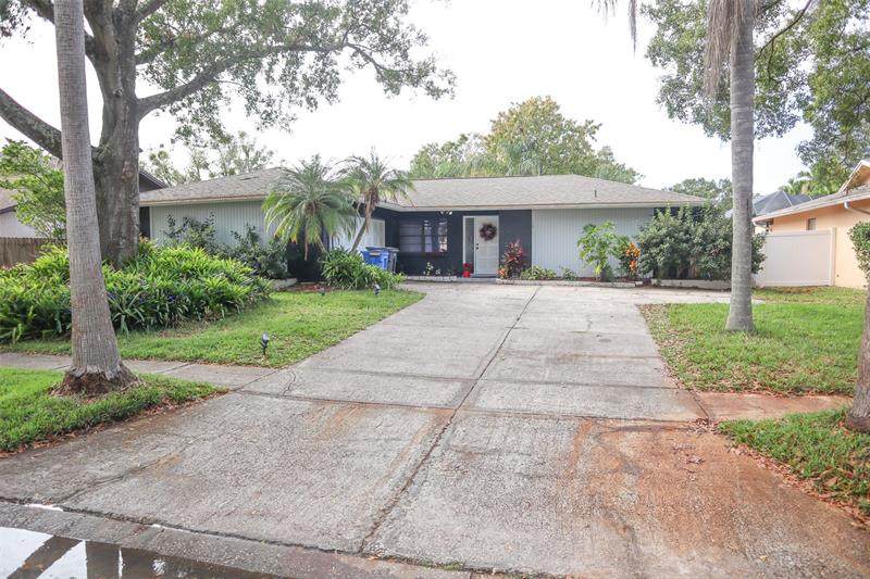 16304 Oakmanor Drive - Photo 1