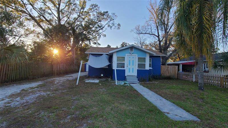 10006 Jasmine Avenue - Photo 1