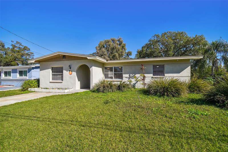 419 Country Club Drive - Photo 1