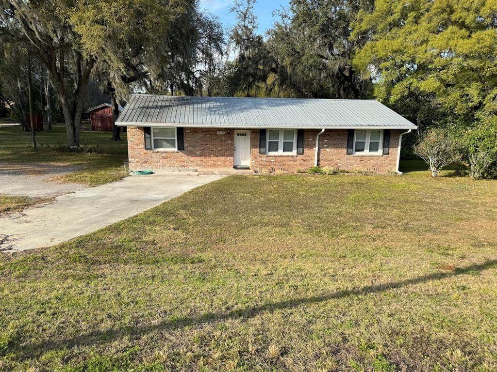 36433 Clinton Avenue - Photo 1