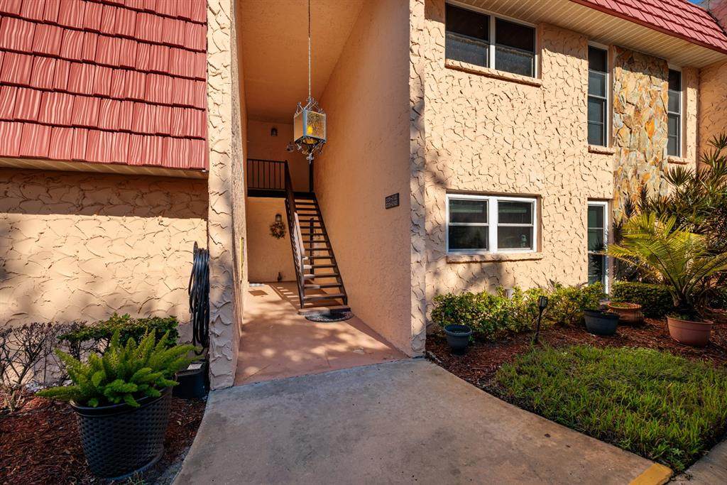 111 Buttonwood Circle - Photo 1
