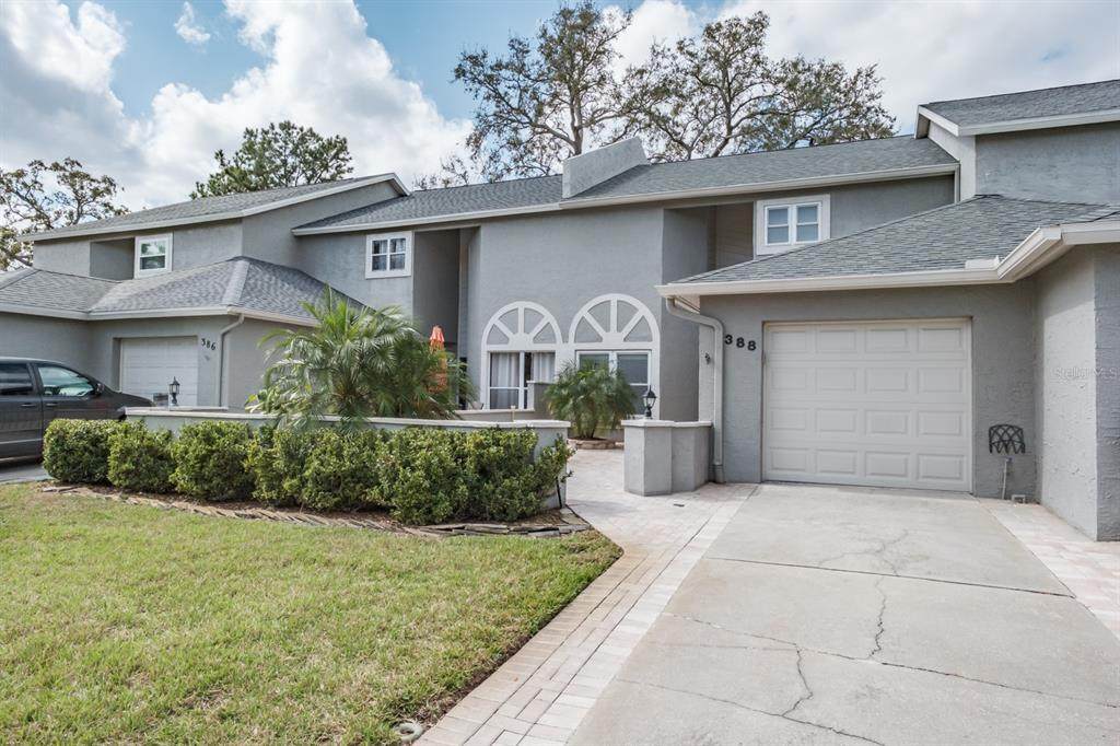 388 Buckingham Place - Photo 1