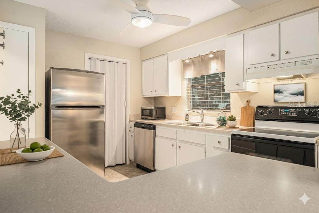 11200 102ND Avenue - Photo 1