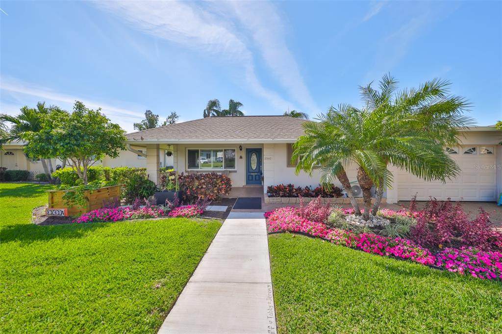 8940 Park Boulevard - Photo 1