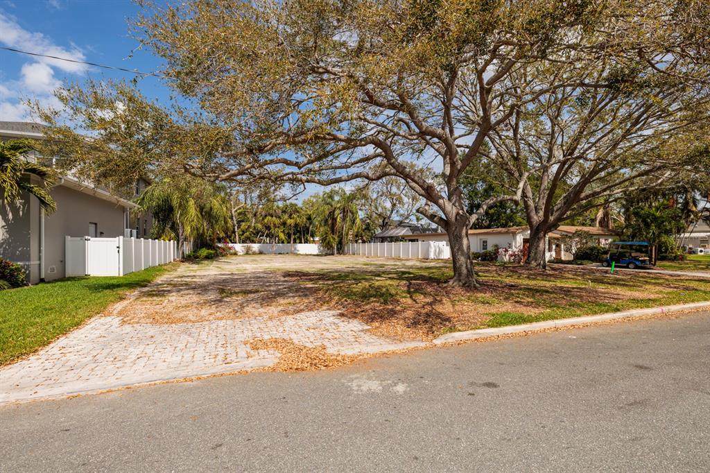 446 Rafael Boulevard - Photo 1