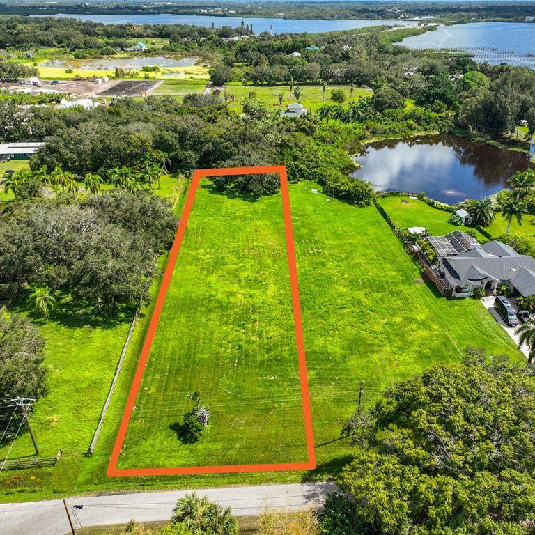 1484 Center Road - Photo 1