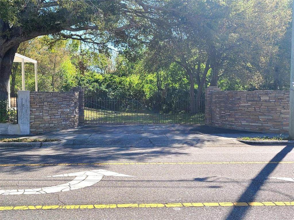 3541 Boulevard - Photo 1