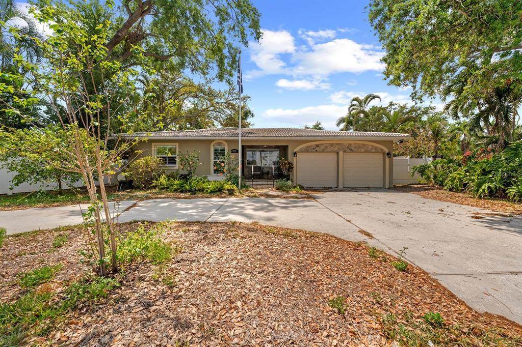 219 Rialto Way - Photo 1