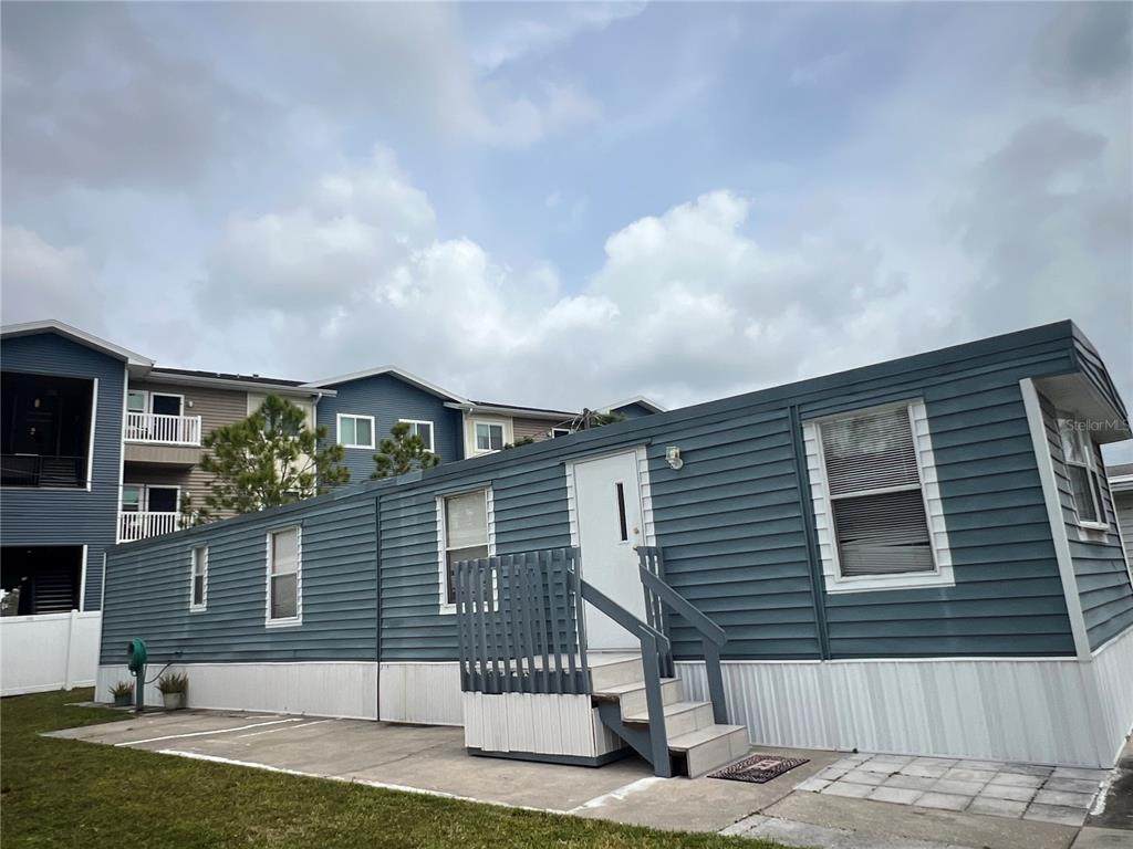 6720 Park Boulevard - Photo 1