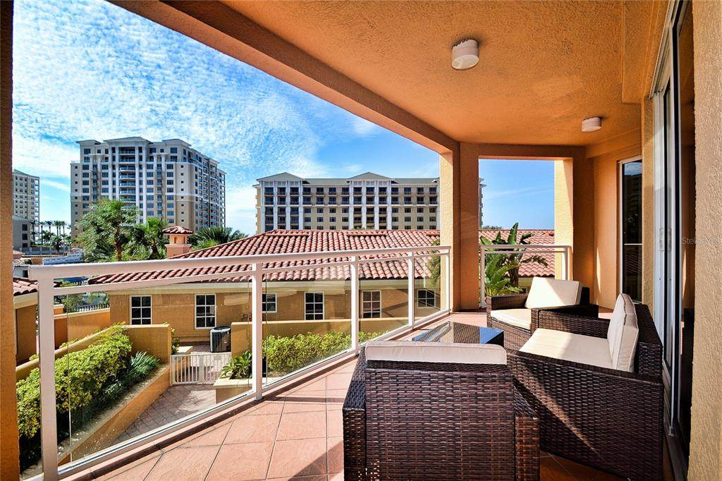 501 Mandalay Avenue - Photo 1