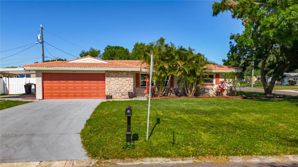 1469 Hillcrest Avenue - Photo 1
