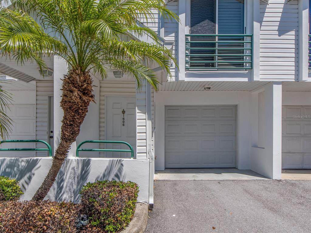320 Island Way - Photo 1