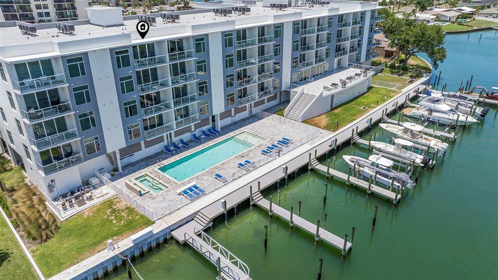 415 Island Way - Photo 1