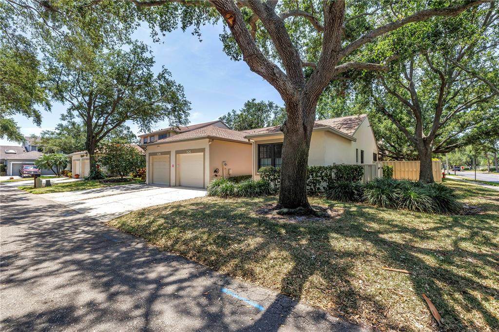 826 Glades Court - Photo 1
