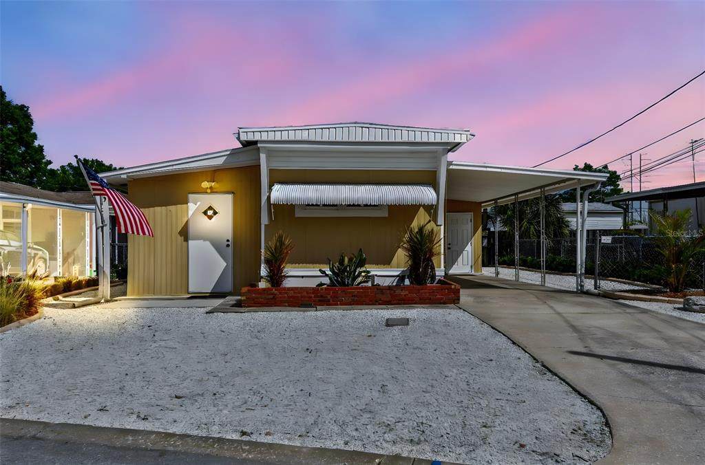 719 Driftwood Ln - Photo 1