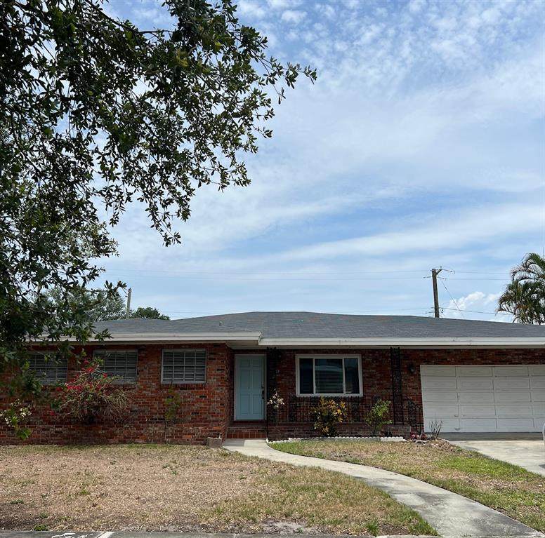 627 Davis Boulevard - Photo 1