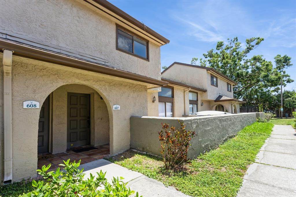 6262 142ND Avenue - Photo 1