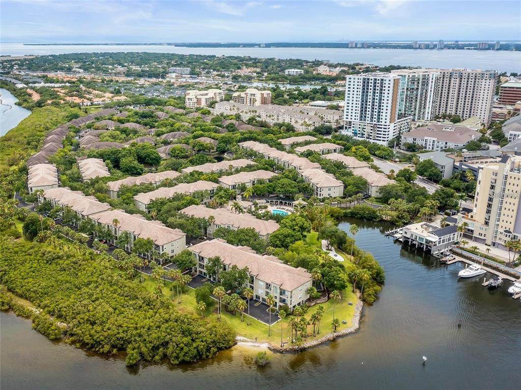 716 Promenade Place - Photo 1