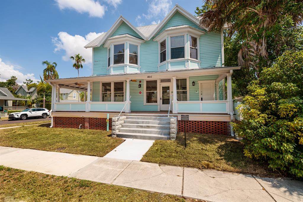 457 8TH Avenue - Photo 1