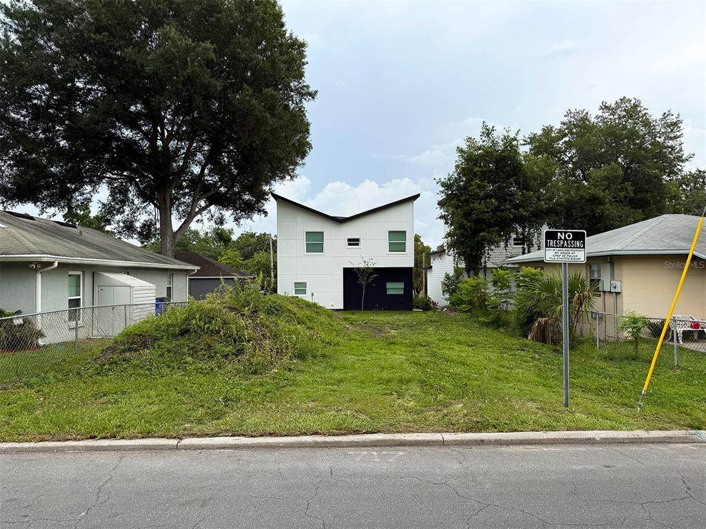 717 13TH Street - Photo 1