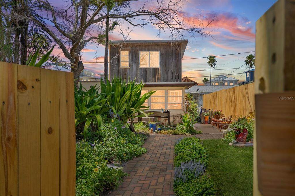 44 77TH Avenue - Photo 1