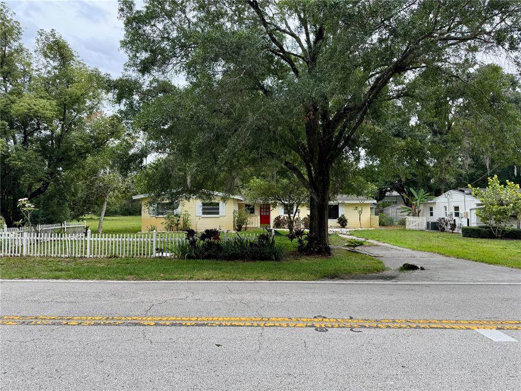 15034 Lake Magdalene Boulevard - Photo 1